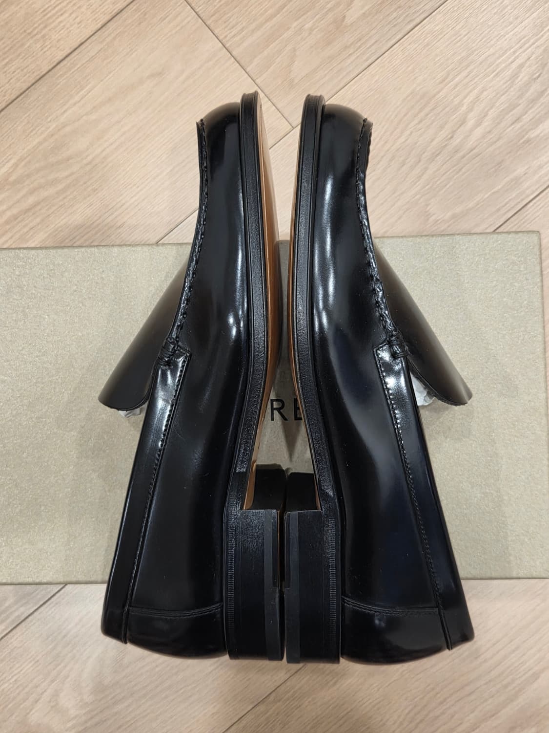 르메르 로퍼 Shiny Calfskin Leather 상품이미지2