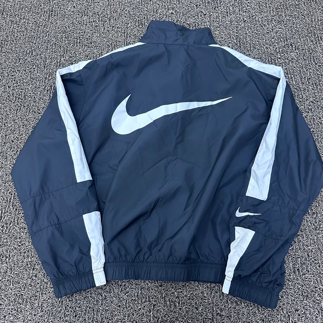 NIKE 나이키 여성 스우시 바람막이 자켓 오레오 XS 상품이미지4