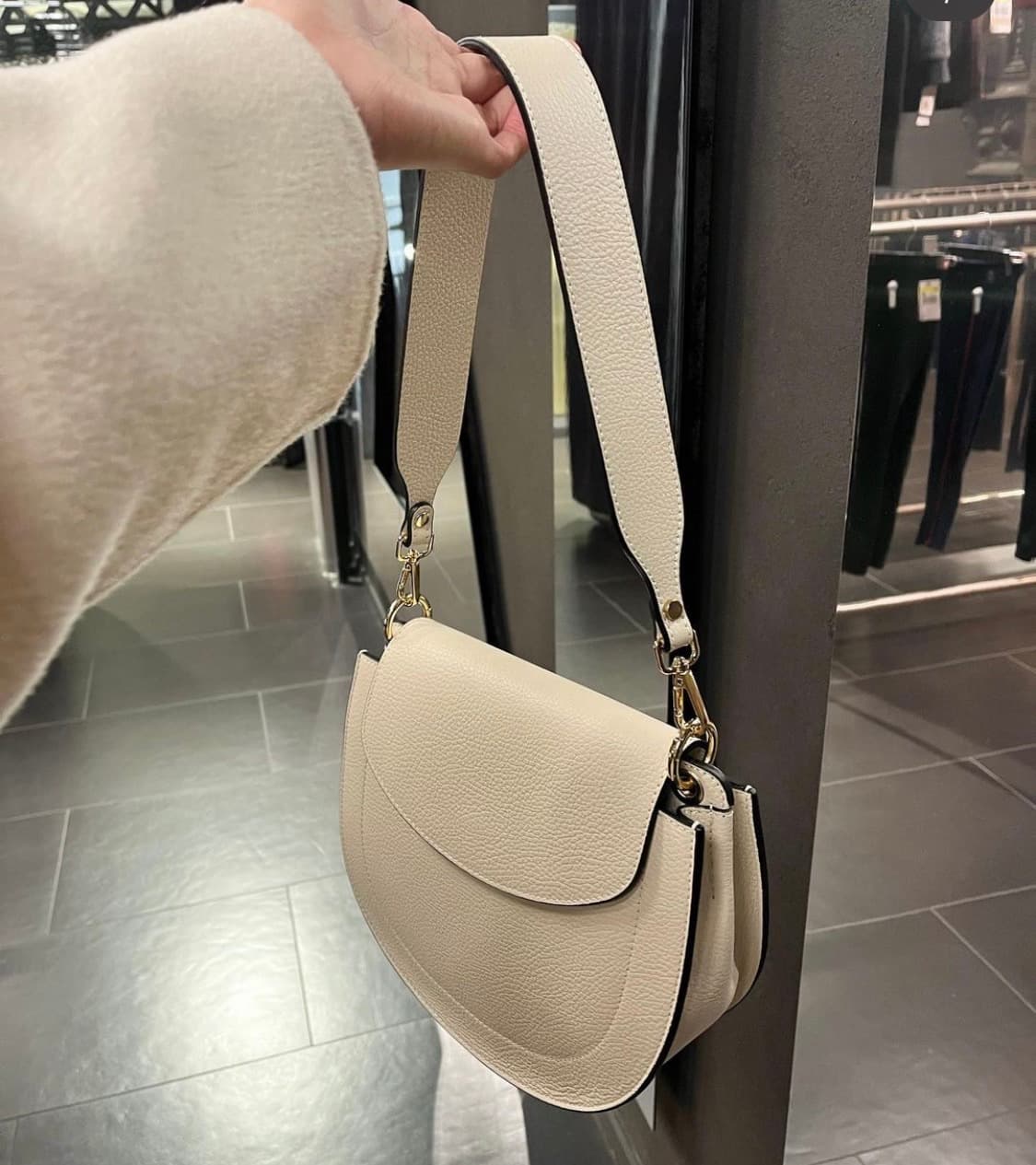 마리틀 이태리 가죽 반달 숄더백  상품이미지2