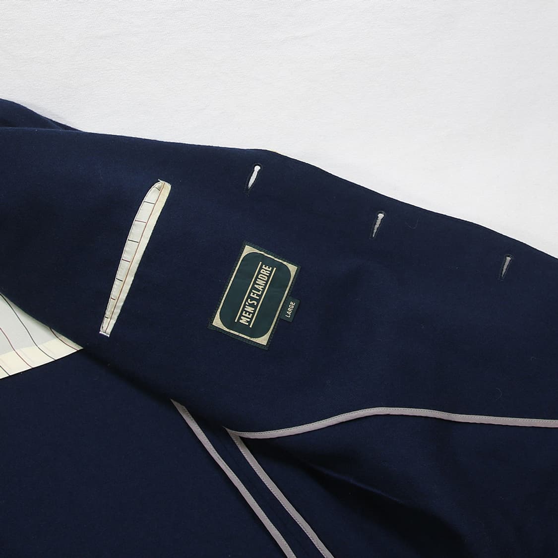 (착용컷) MEN'S FLANDRE 파이핑 블레이져 (남성용 100) 상품이미지8