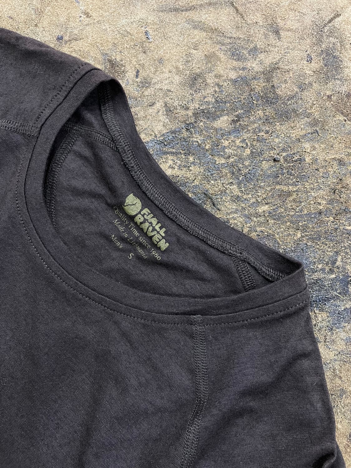 피엘라벤/초코브라운 울혼방 반팔티(S) 상품이미지3