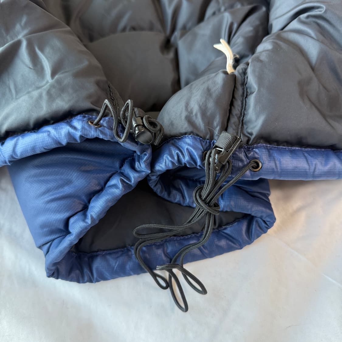 노스페이스 눕시 온볼 네이비 패딩 700필 M사이즈 상품이미지5