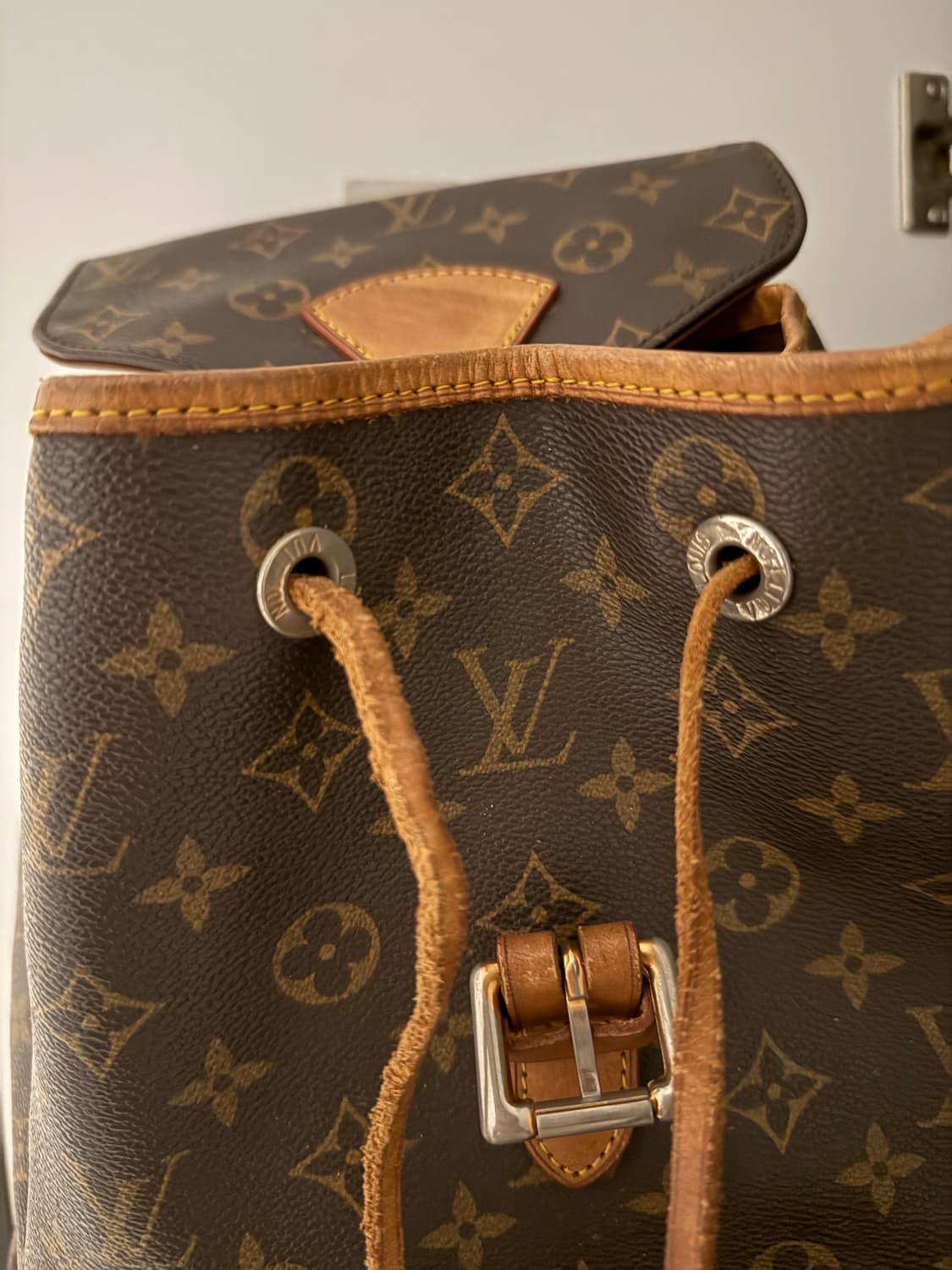 루이비통 몽수리 백팩  상품이미지5