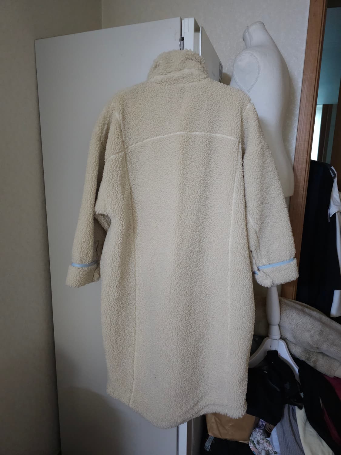 아디다스 쉐르파 롱 뽀글이 코트 상품이미지7