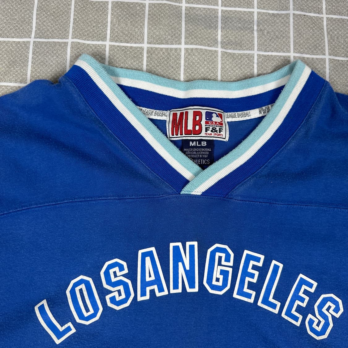MLB 빈티지 브이넥 반팔티 상품이미지4