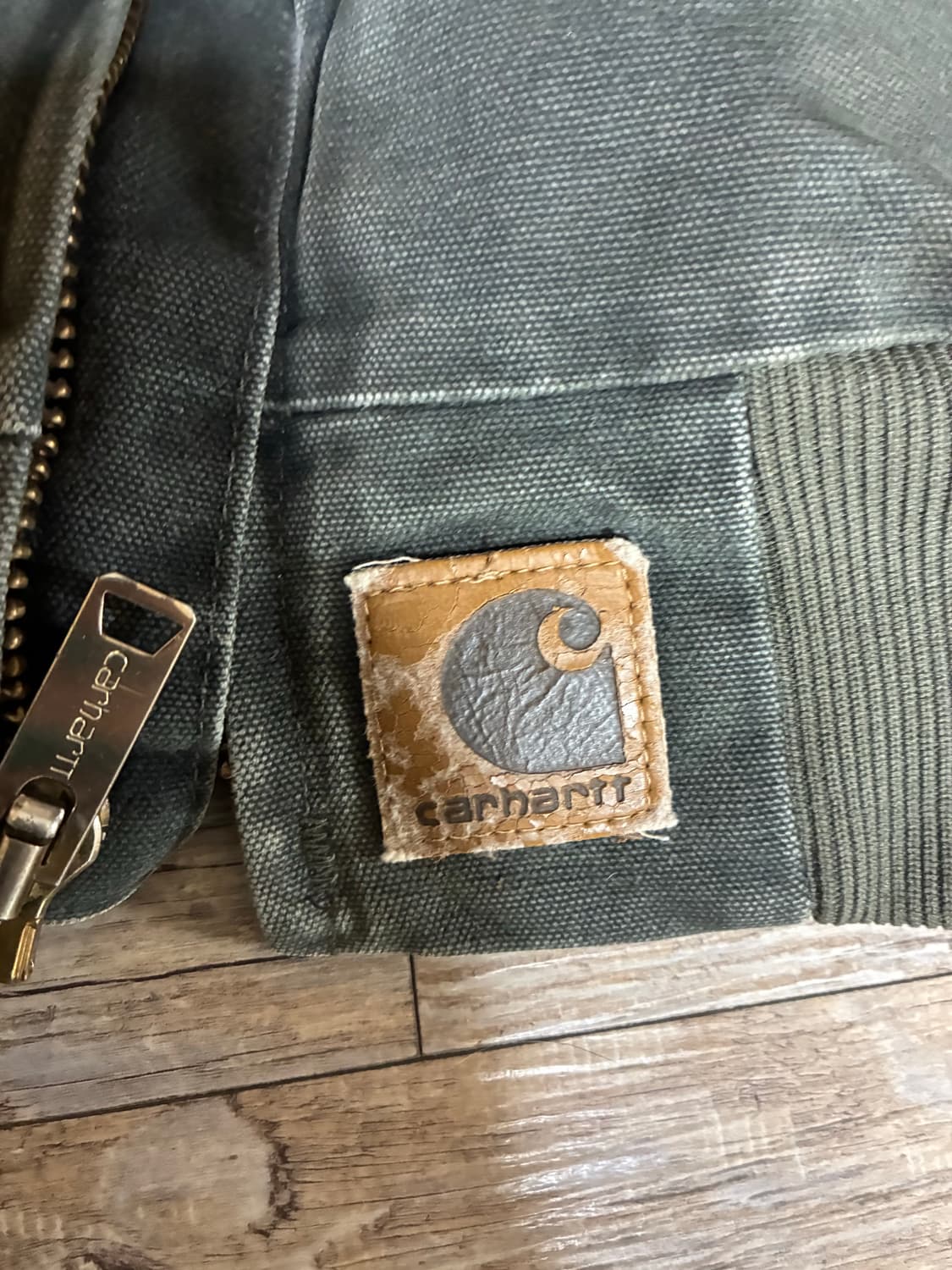 칼하트 j14 mos m사이즈  상품이미지2