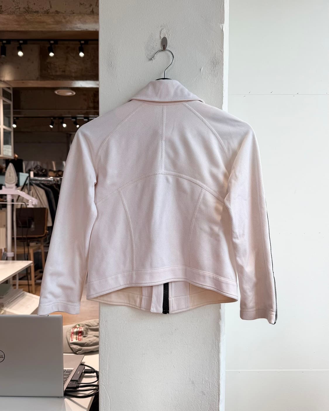 샤넬 스포츠 라이트핑크 라인 자켓  상품이미지7