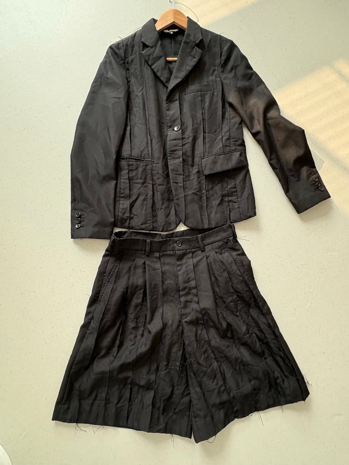 꼼데가르송 블랙 디스트로이 셋업 s/m 상품이미지1