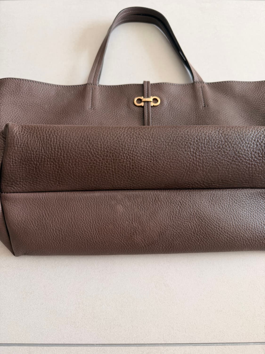 페레가모 정품 쇼퍼백 브라운 상품이미지9