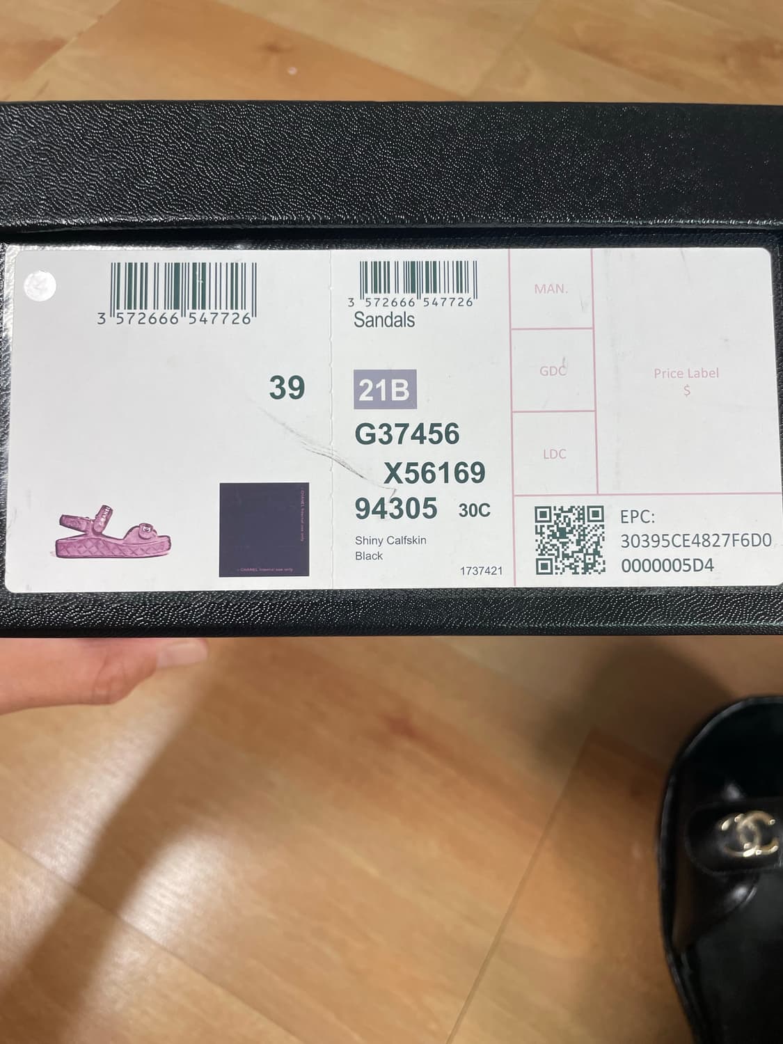 가격내림) 샤넬 블랙 벨크로 샌들 39 상품이미지5