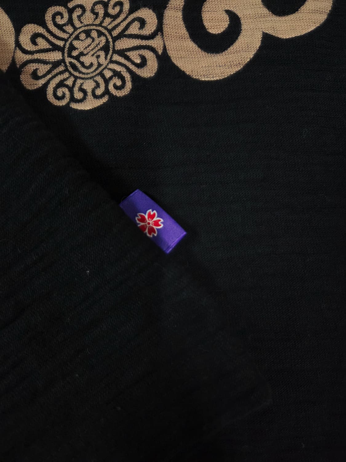 CHICIRI JAPAN 블랙 자수 롱 슬리브 티셔츠 상품이미지6