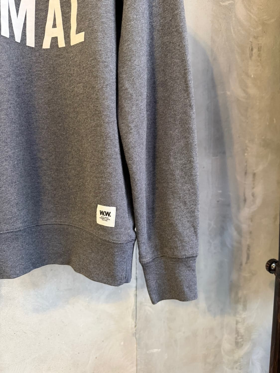 우드 우드 레터링 맨투맨 100 상품이미지6