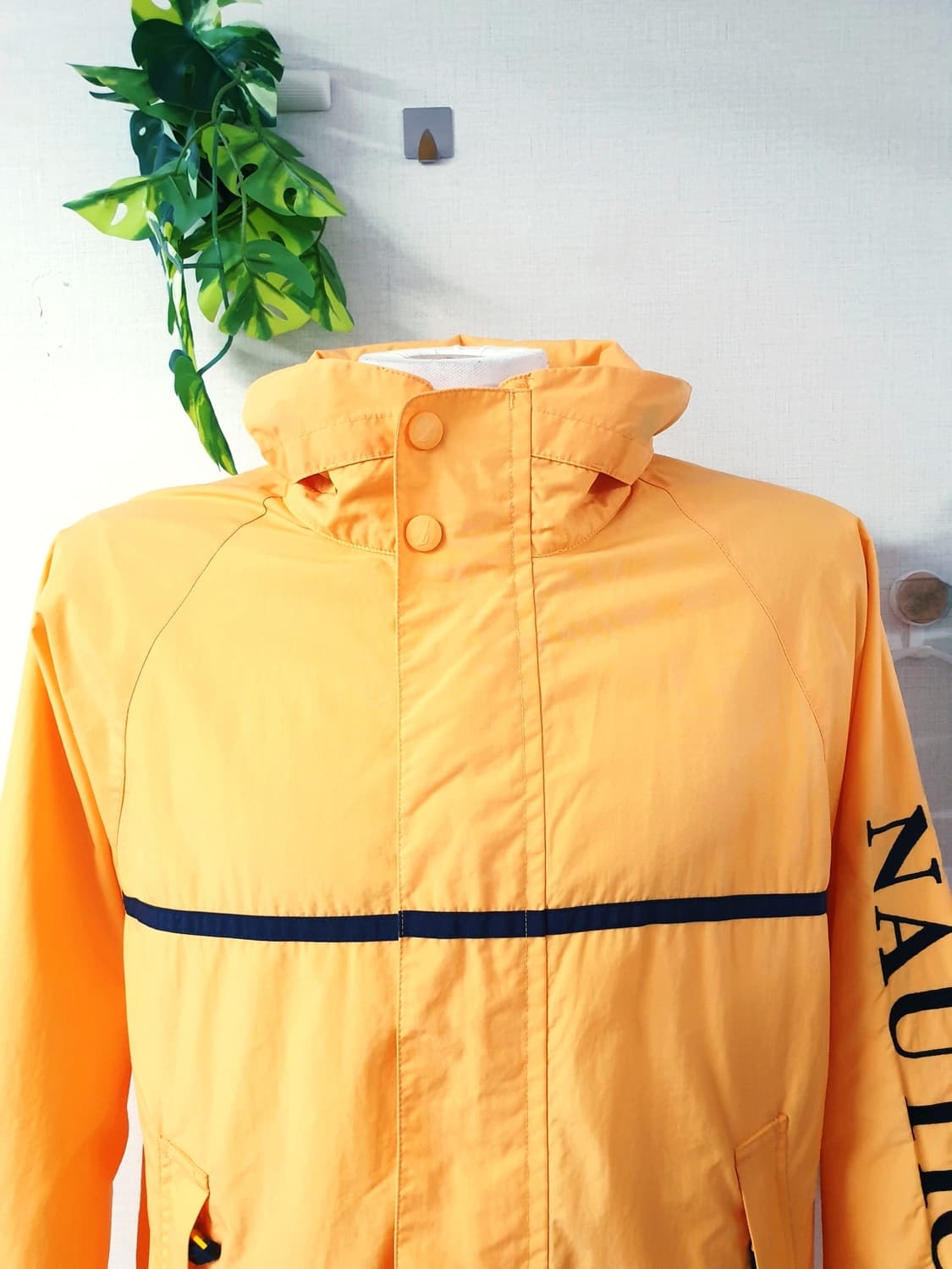 노티카 올드스쿨 거의새거 남성바람막이 오버핏 100 옐로우 상품이미지4