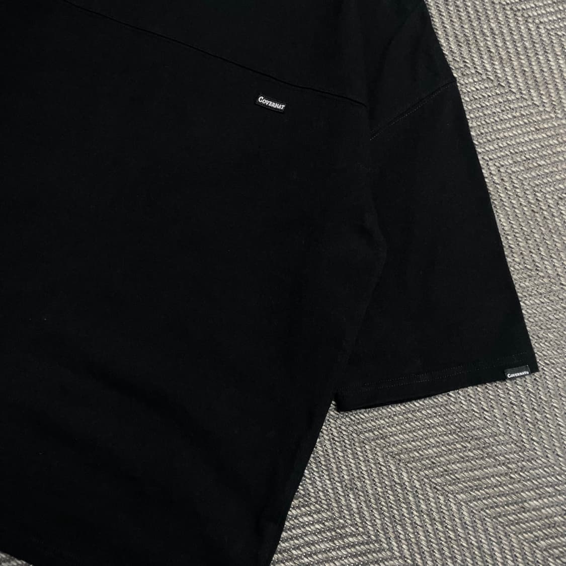 커버낫 넥 레이어드 스몰로고 박시핏 반팔 티셔츠 블랙y 5253 상품이미지3