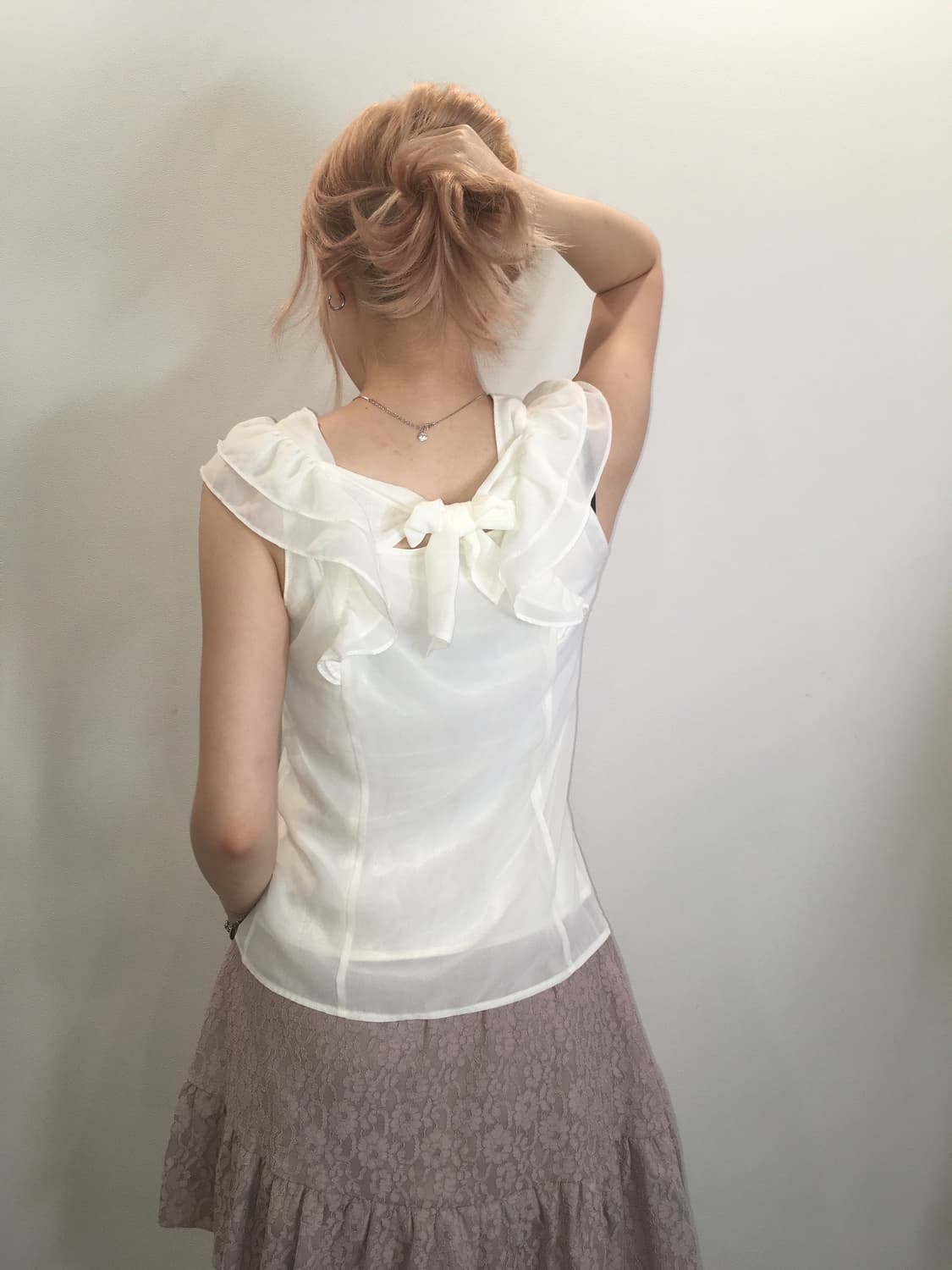 cecil mcbee ivory frill puff blouse 상품이미지5