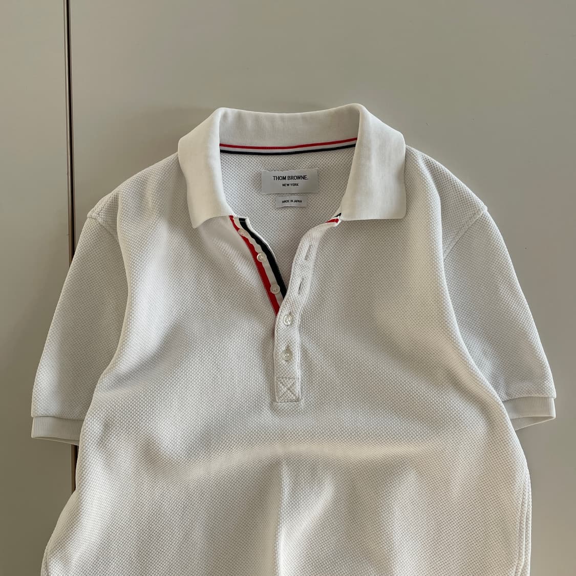 톰브라운 화이트 PK 반팔 티셔츠 상품이미지3