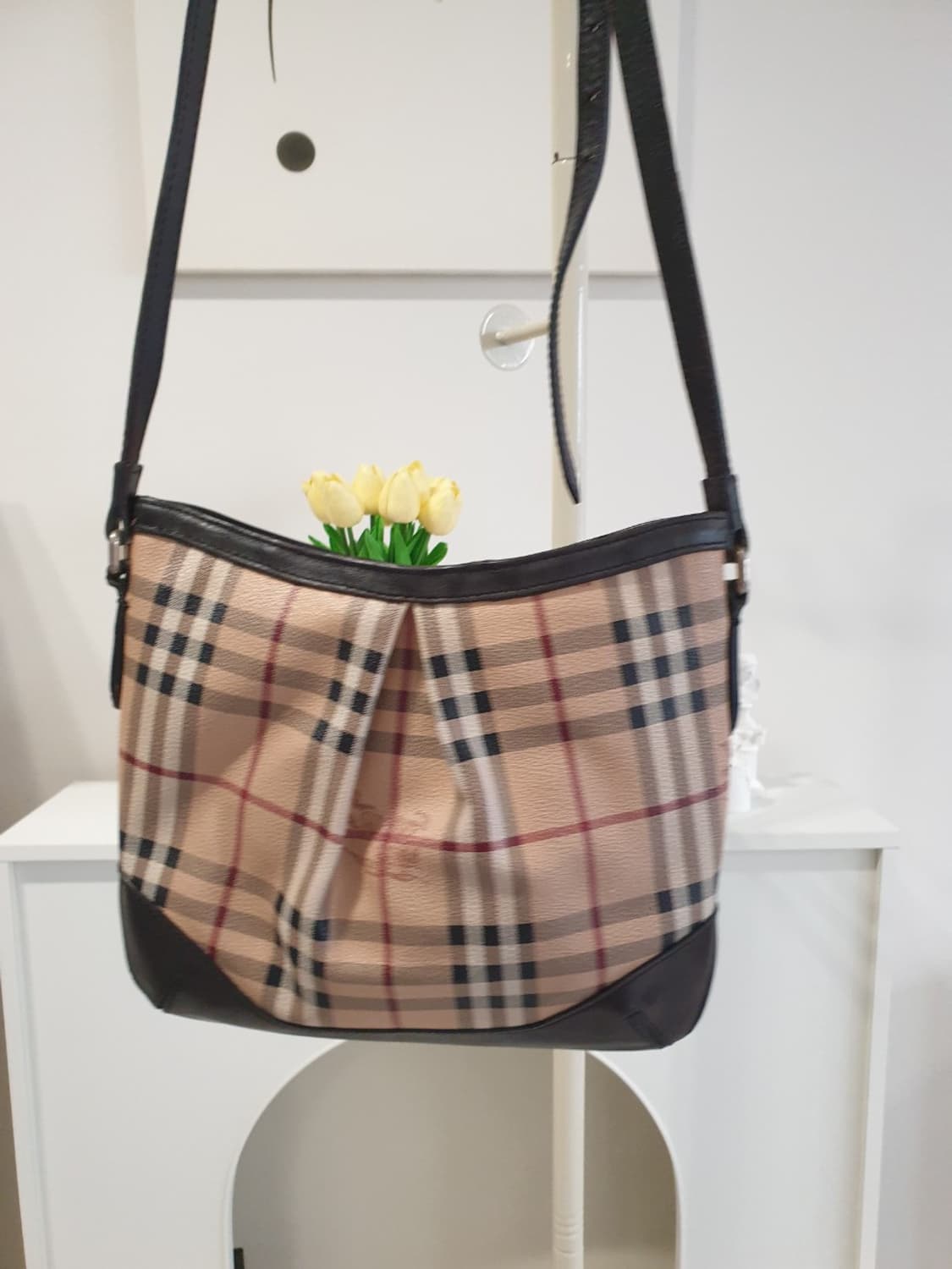 버버리 크로스백 상품이미지2