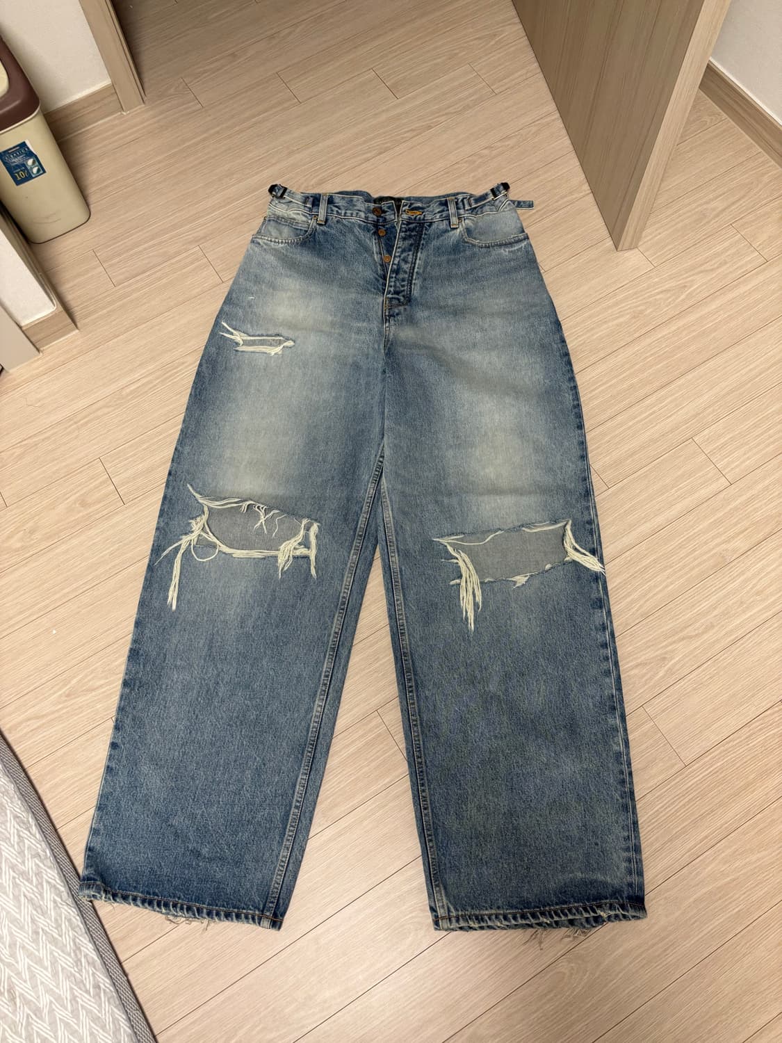 발렌시아가 23fw 슈퍼 라지 배기팬츠 xs 상품이미지1