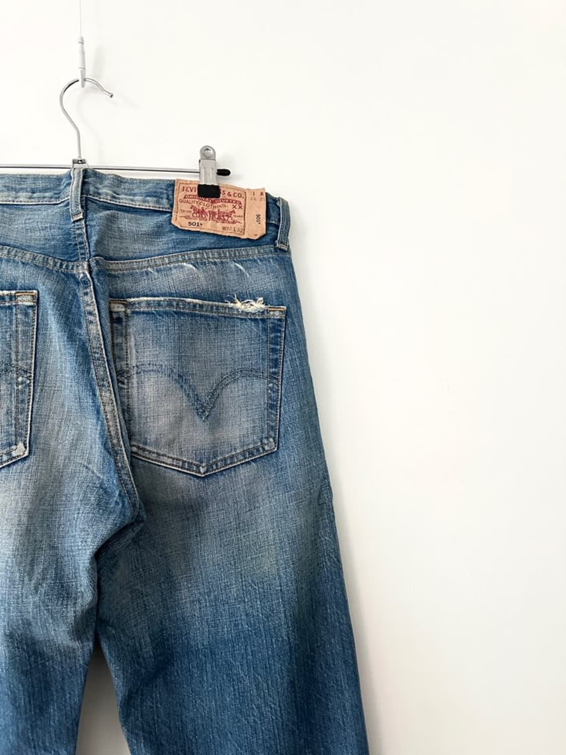 LEVI'S 501 distressed denim pants  상품이미지4
