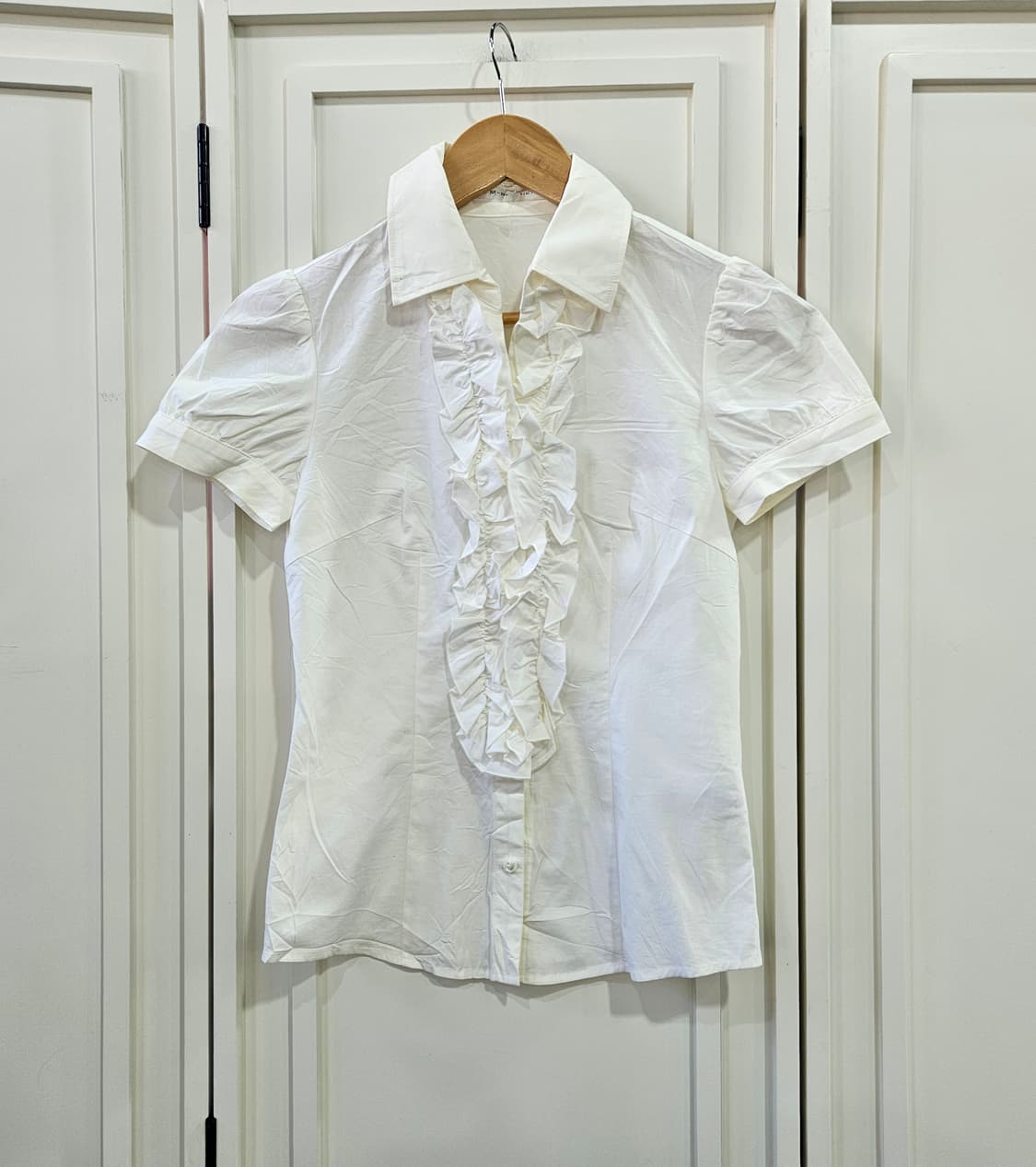 화이트 프릴 반팔 블라우스 상품이미지1