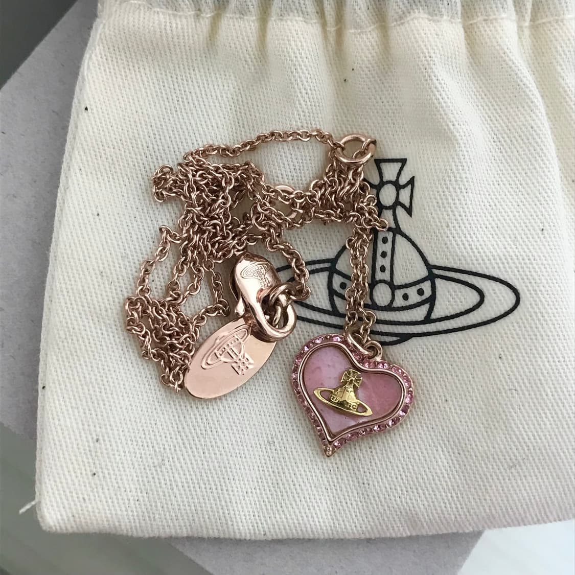 비비안 웨스트우드 페트라 핑크 골드 목걸이 상품이미지1