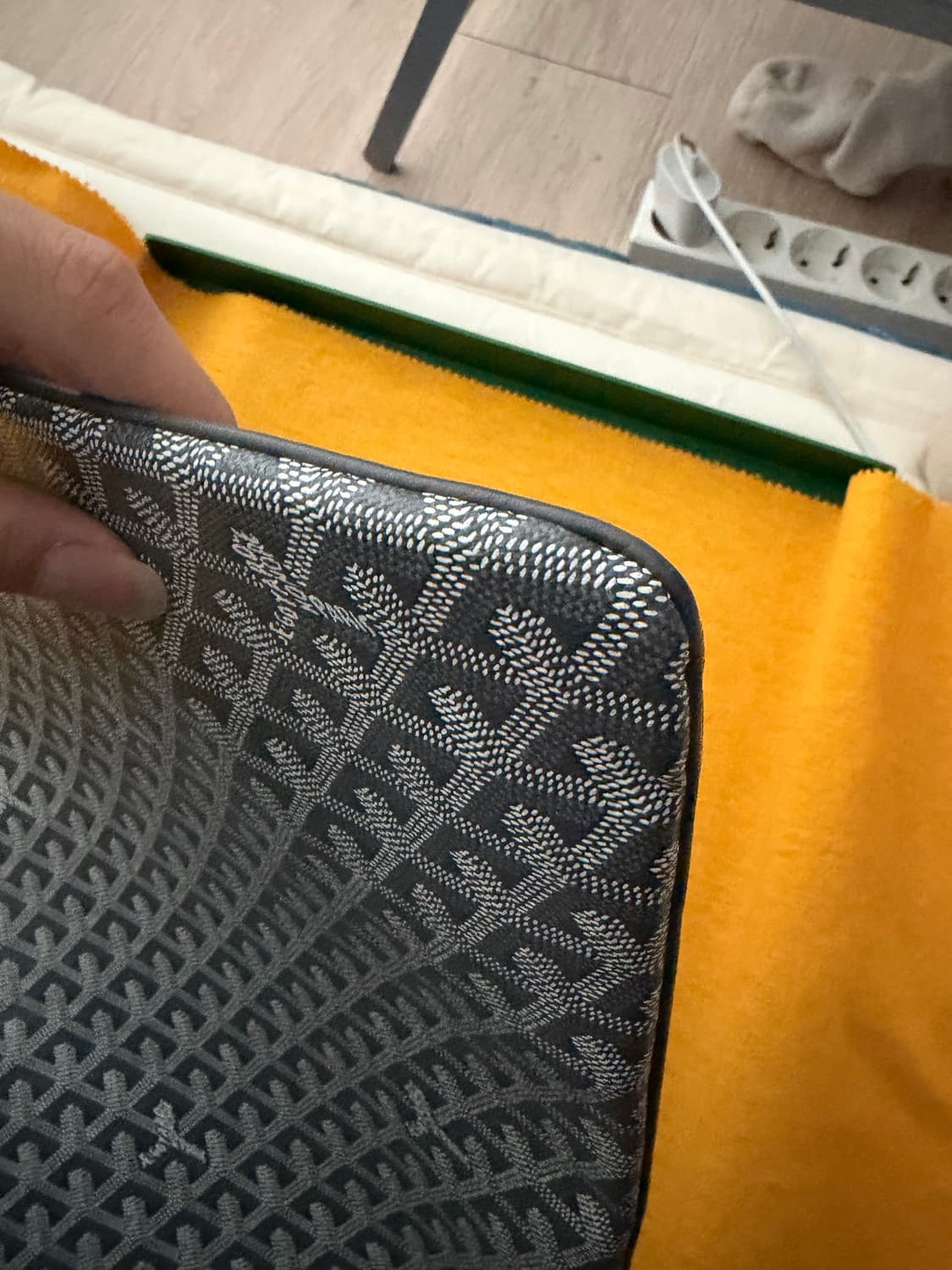 고야드 세나 스페셜그레이 GM 클러치 상품이미지4