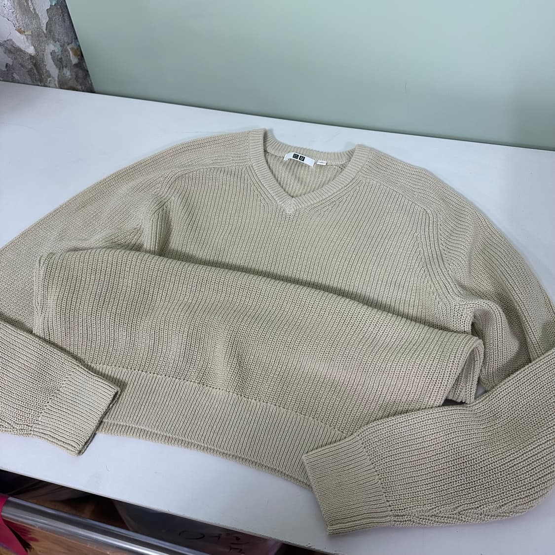 우먼L 유니클로U 라이트베이지 브이넥 면니트 상품이미지2