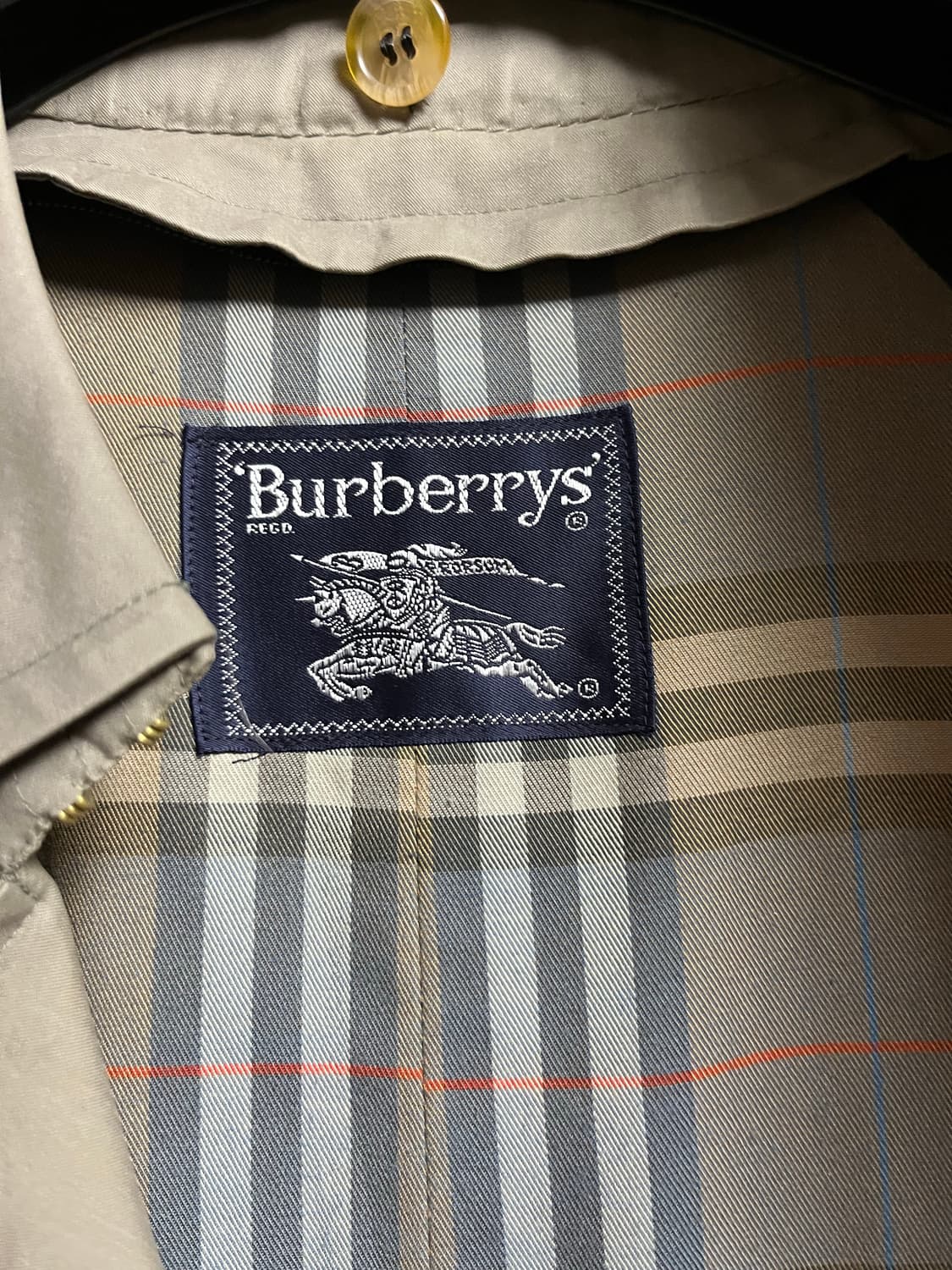 버버리 카키 트렌치코트 상품이미지3