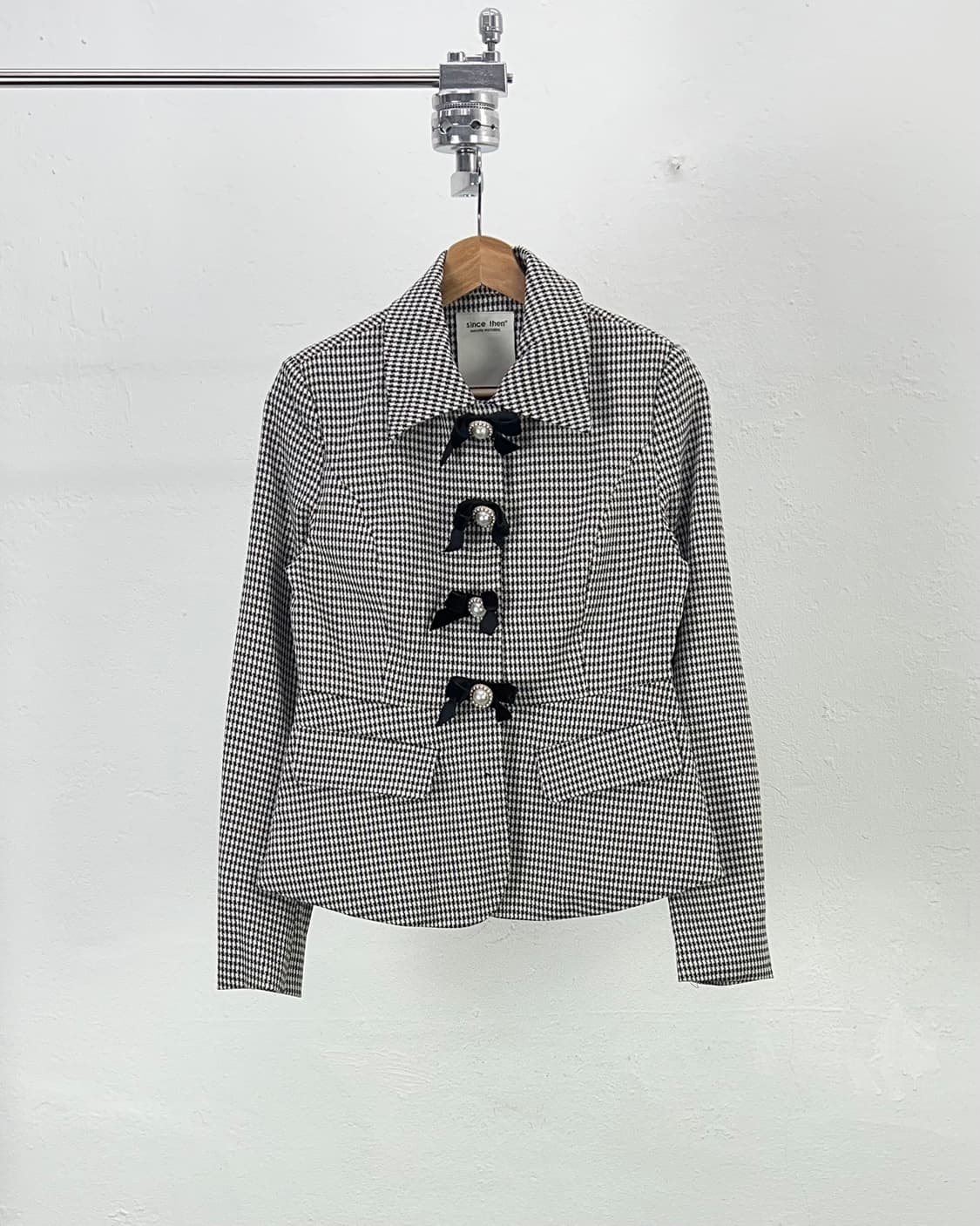 신스덴 하운드 투스 체크 리벳 펄 플랩 포켓 블레이저 상품이미지1