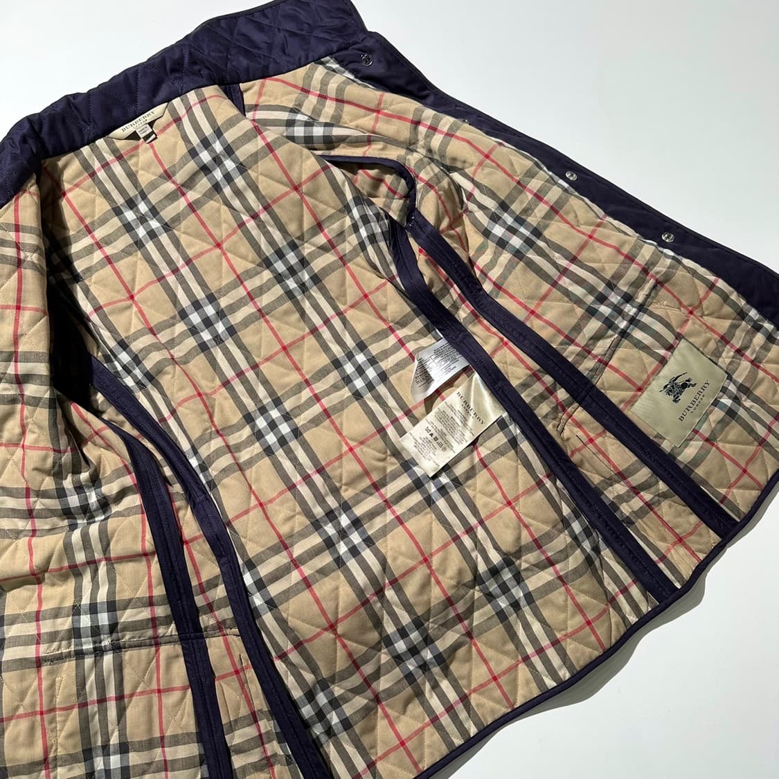 버버리 노바체크 라이닝 벨티드 퀼팅 자켓 상품이미지8