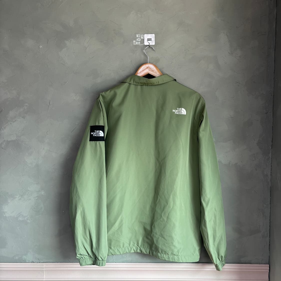 노스페이스 바람막이 코치자켓 올리브 상품이미지4