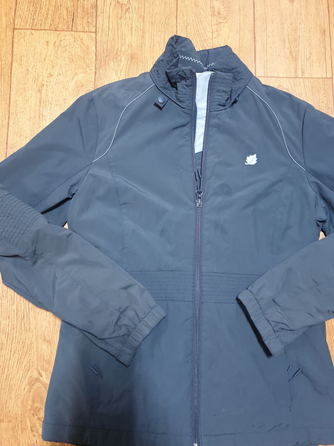 1197 라푸마 아웃도어 바람막이 90 사이즈입니다 상품이미지4