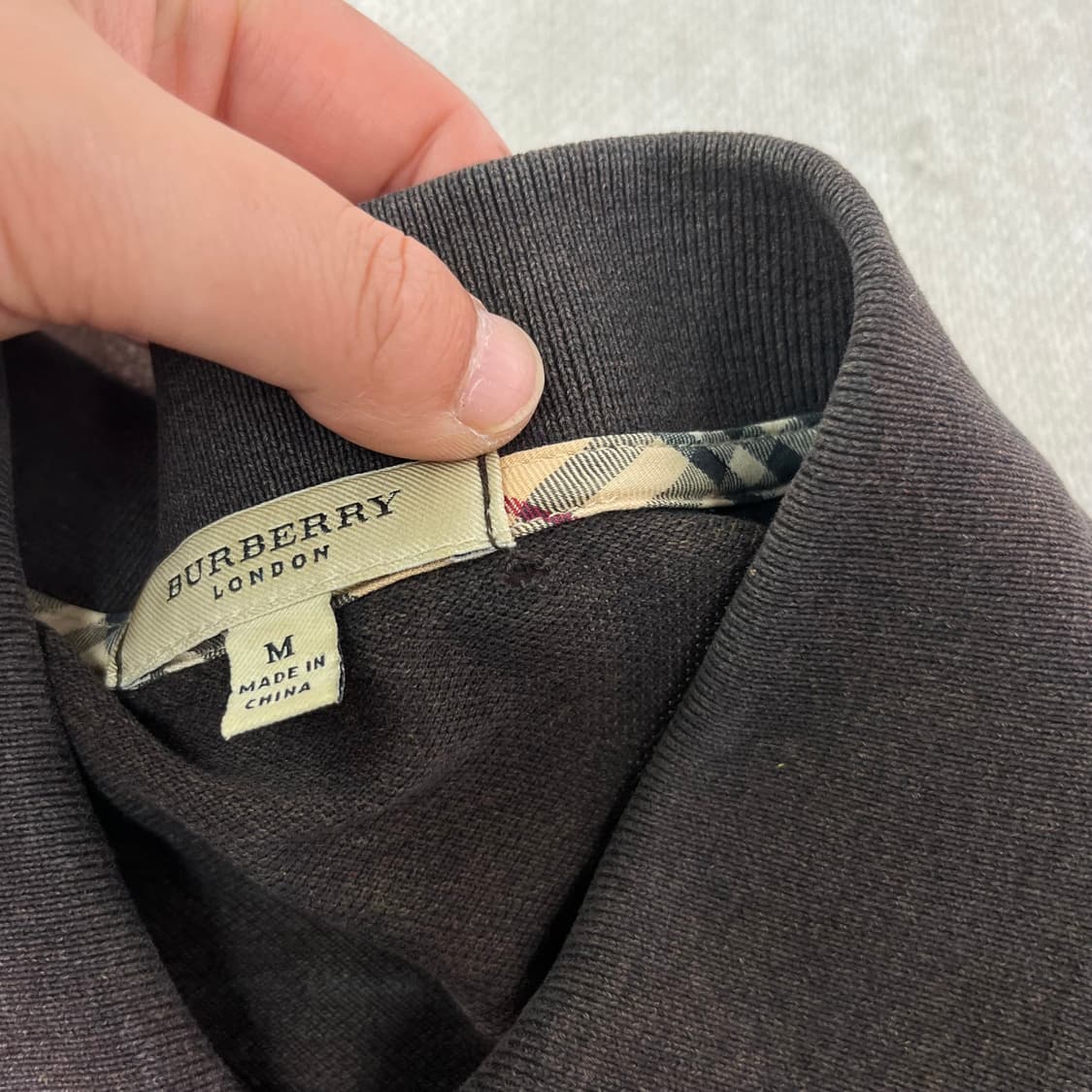 105 버버리 기마로고 코튼 카라넥 티셔츠 상품이미지7