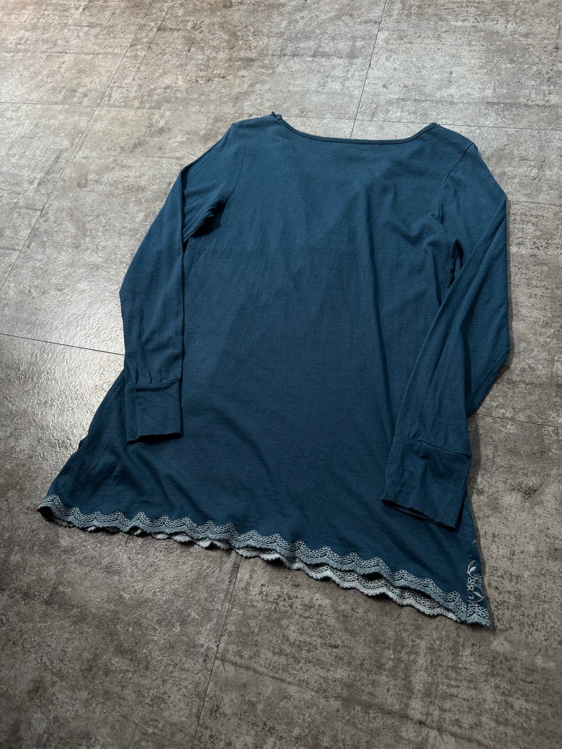 레이스 레이어드 타이 리본 자수 탑 상품이미지4