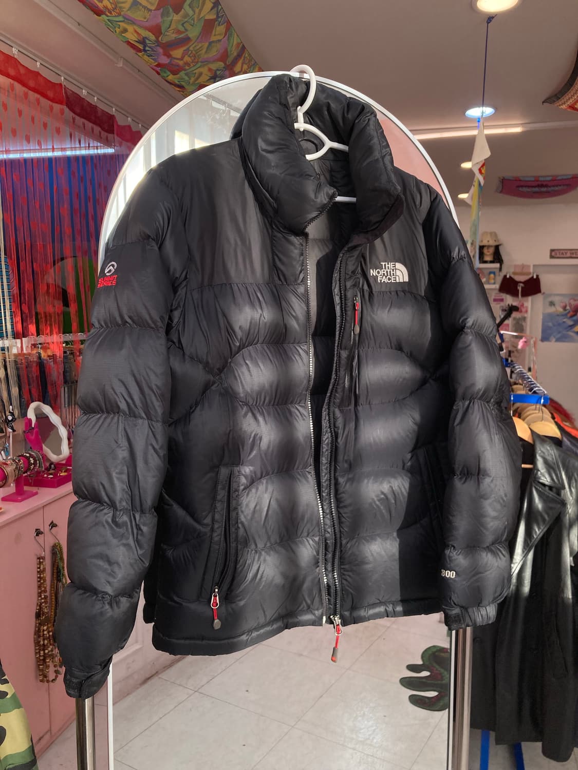 노스페이스 THENORTHFACE 블랙 숏패딩 상품이미지1