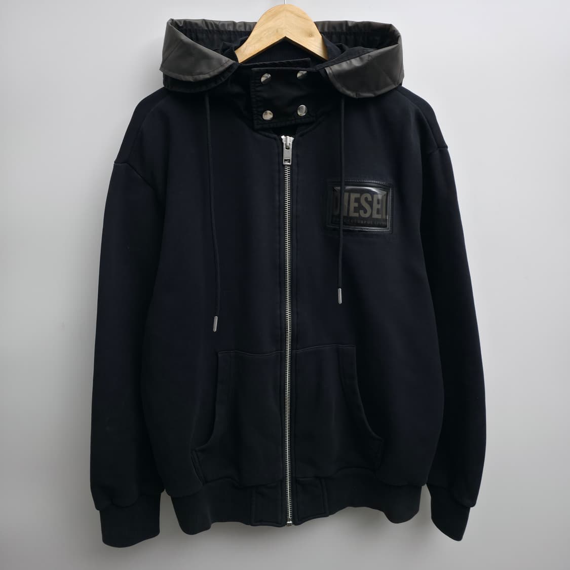 [L] 디젤 로고 블랙 후드집업 상품이미지1