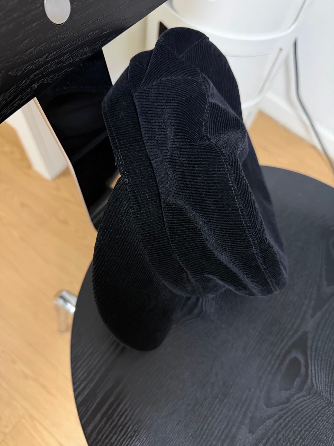 자라 블랙 벨벳 코듀로이 베레모 M size 상품이미지3