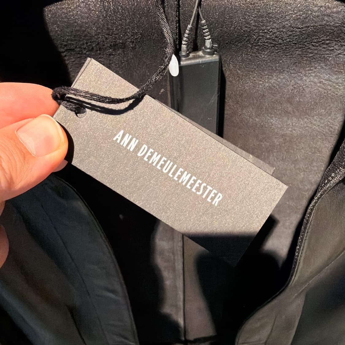 (정품/새상품) 앤 드뮐미스터 남성 블랙 램스킨 오픈 프론트 롱 셔츠 상품이미지4