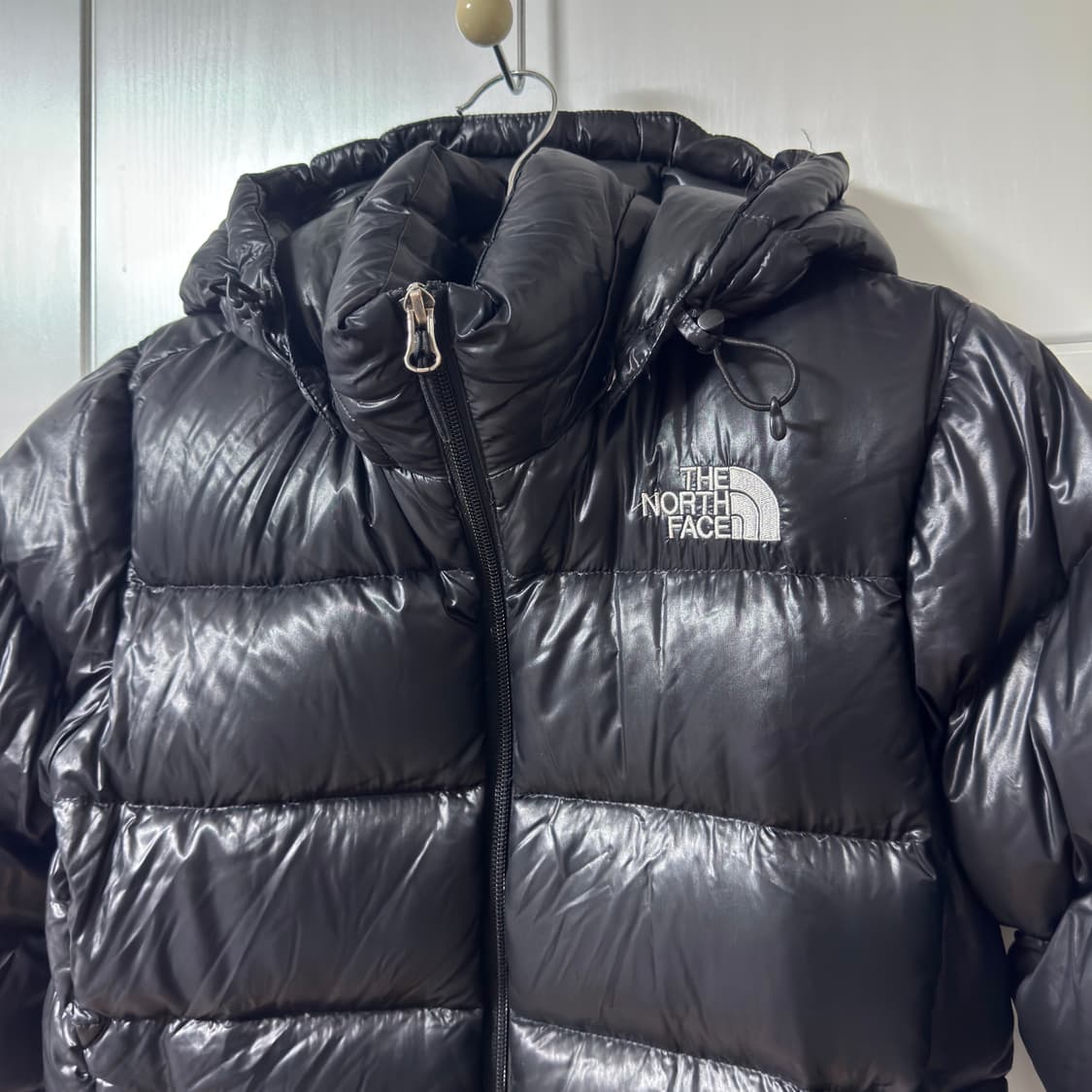 노스페이스 눕시 700 메트로 유광 패딩 상품이미지3
