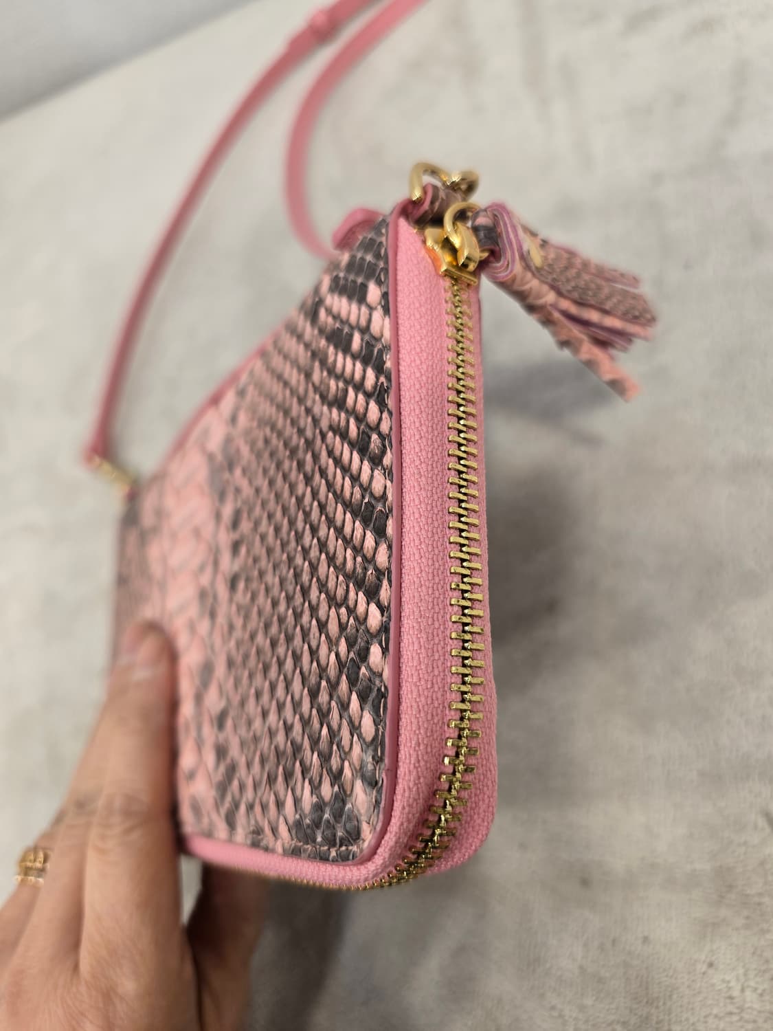 새상품) 장루이쉐레 미니크로스백 겸 장지갑 핑크 뱀피 상품이미지4