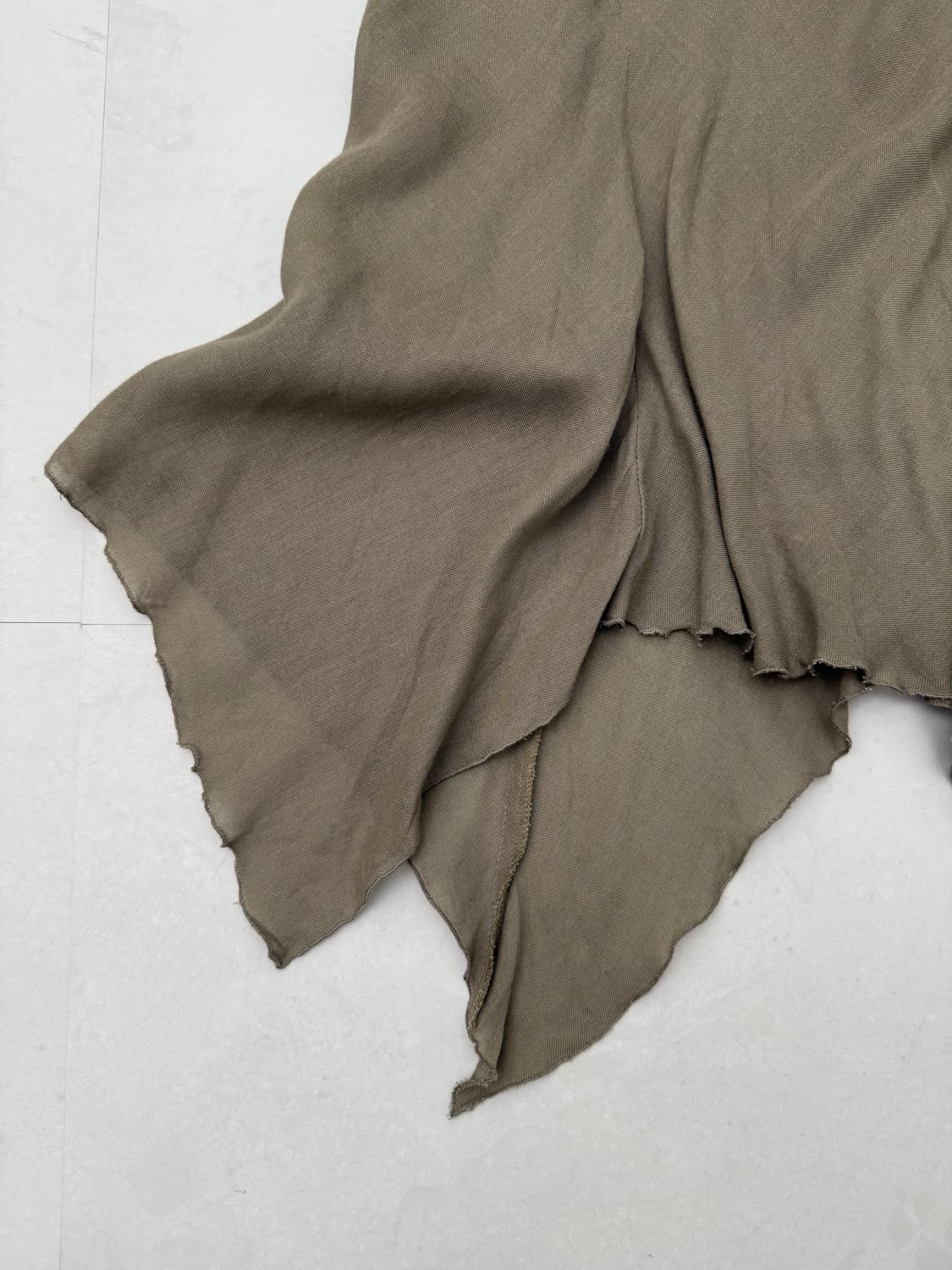 카키 언발 스커트  상품이미지7