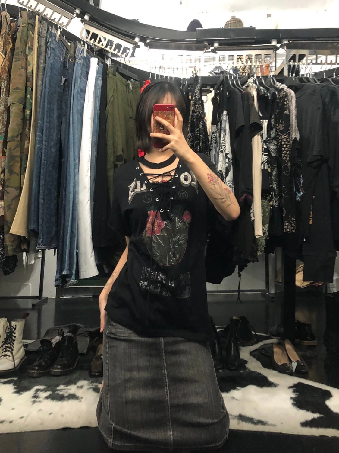 펑크 무드 아일렛 디테일 반팔 상품이미지1