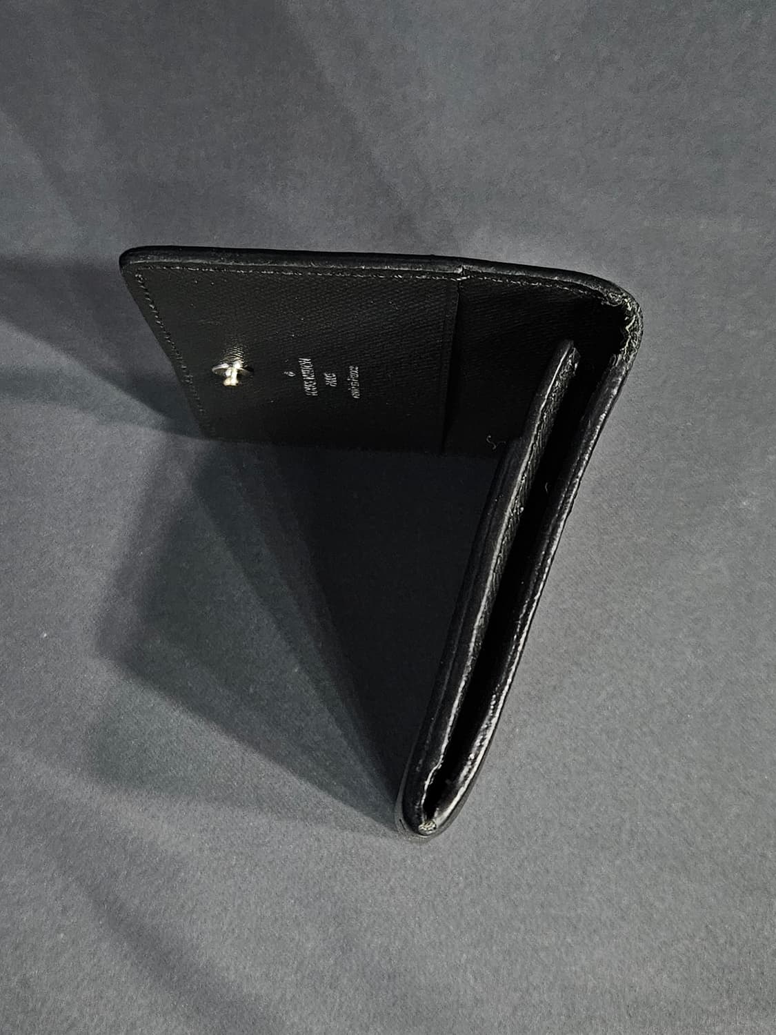 루이비통 타이가 블랙 카드지갑  상품이미지6