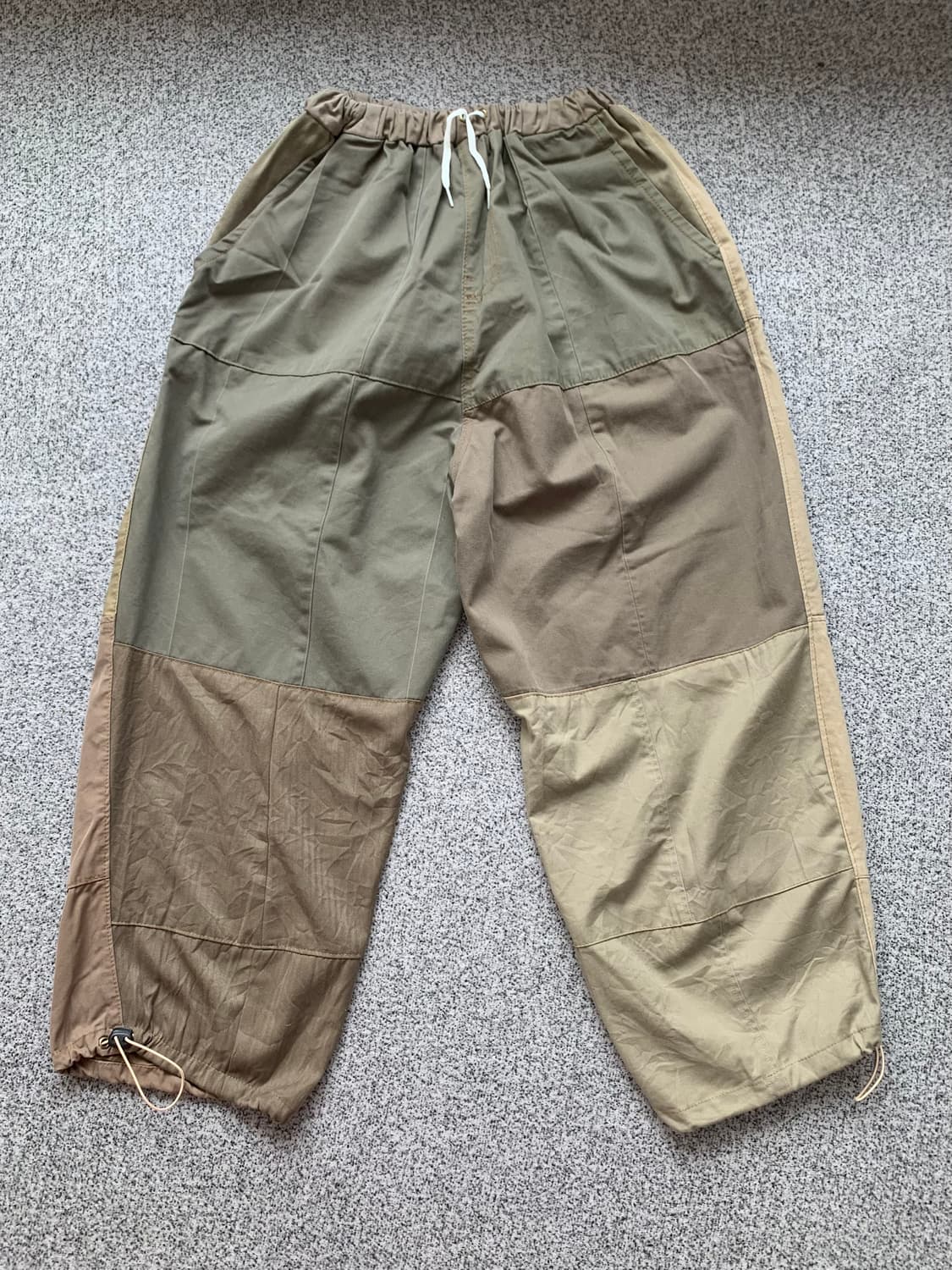 베이지브라운 패치디테일 코튼 벌룬팬츠 힙합바지 상품이미지2