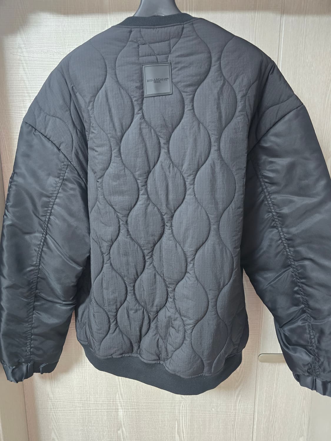 2ND ARCHIVE 퀄팅 맨투맨 블랙 상품이미지5