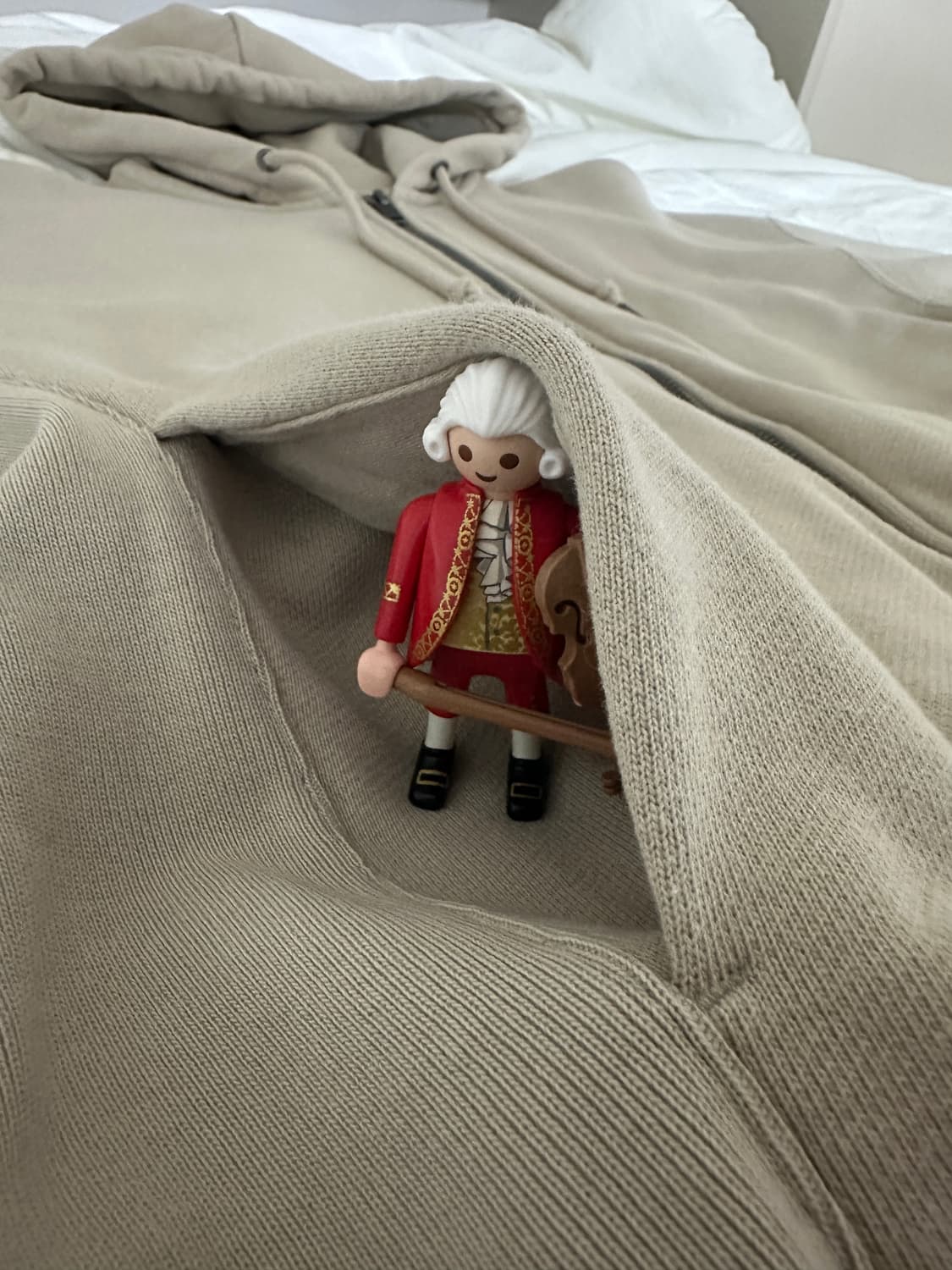 Uniqlo x JW anderson 25ss 베이지 후드집업 상품이미지4