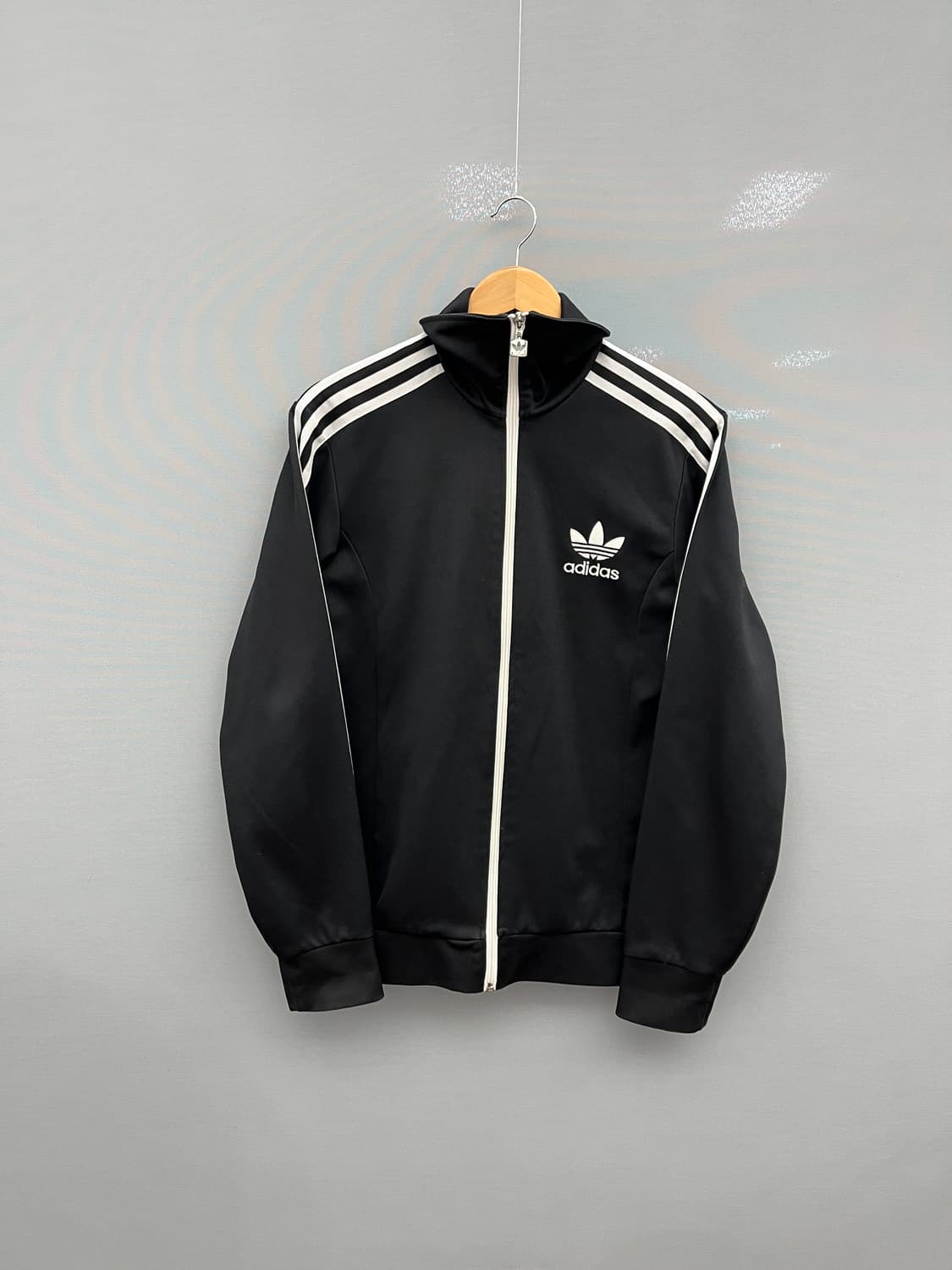 아디다스 유로파 블랙 트랙탑 져지 상품이미지1