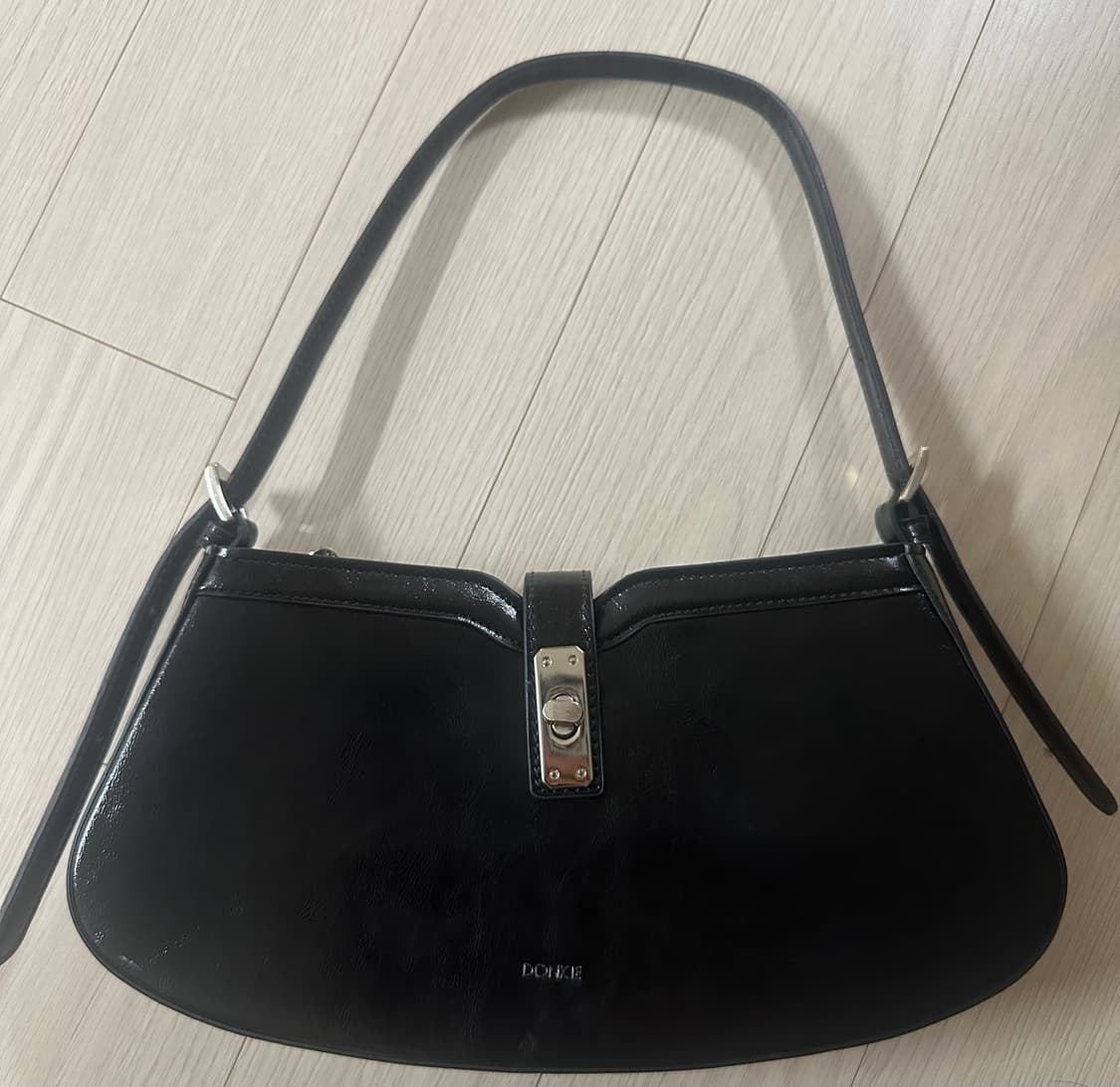 Donkie(돈키) 티아 블랙 숄더백 상품이미지4