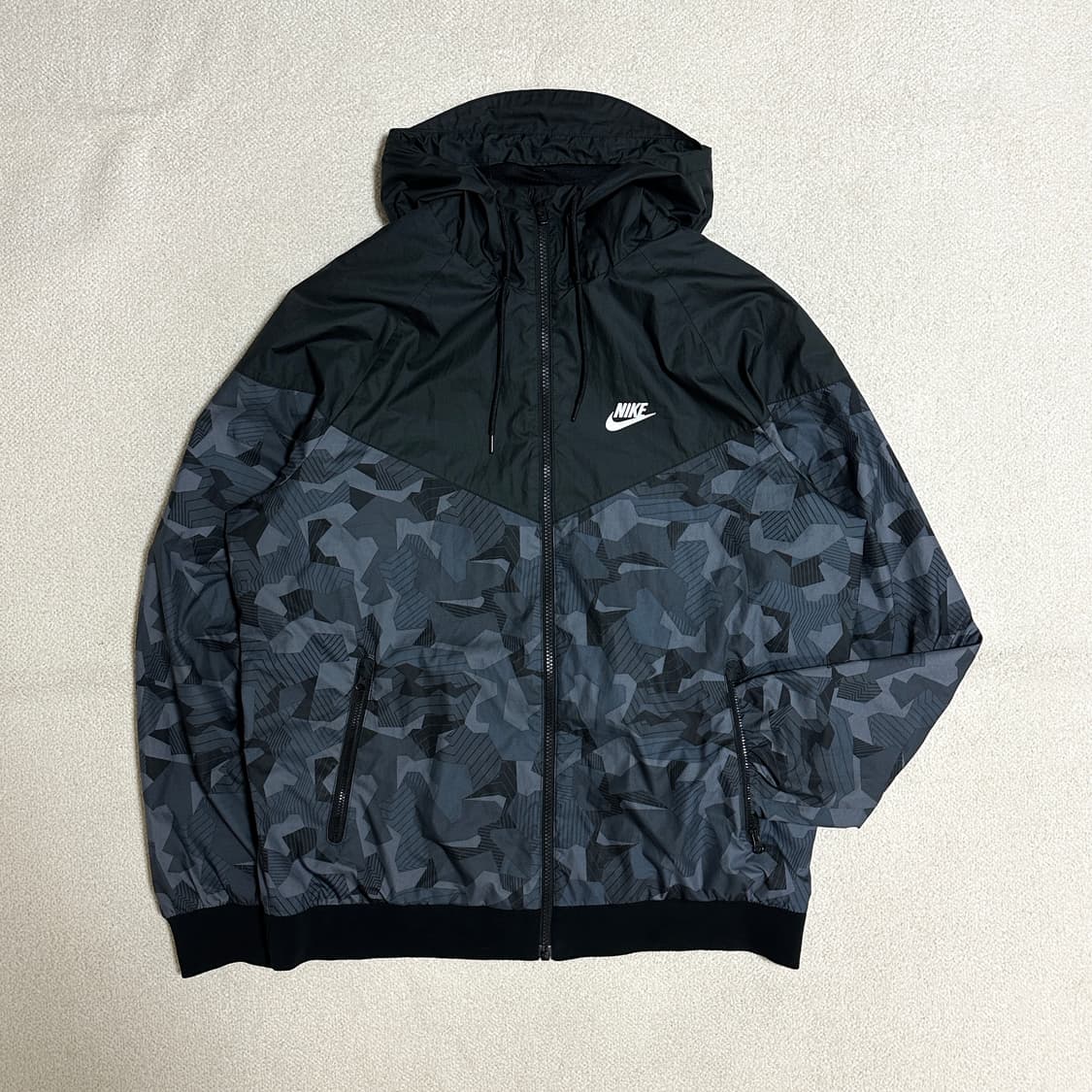 나이키 NSW 카모 윈드러너 상품이미지1