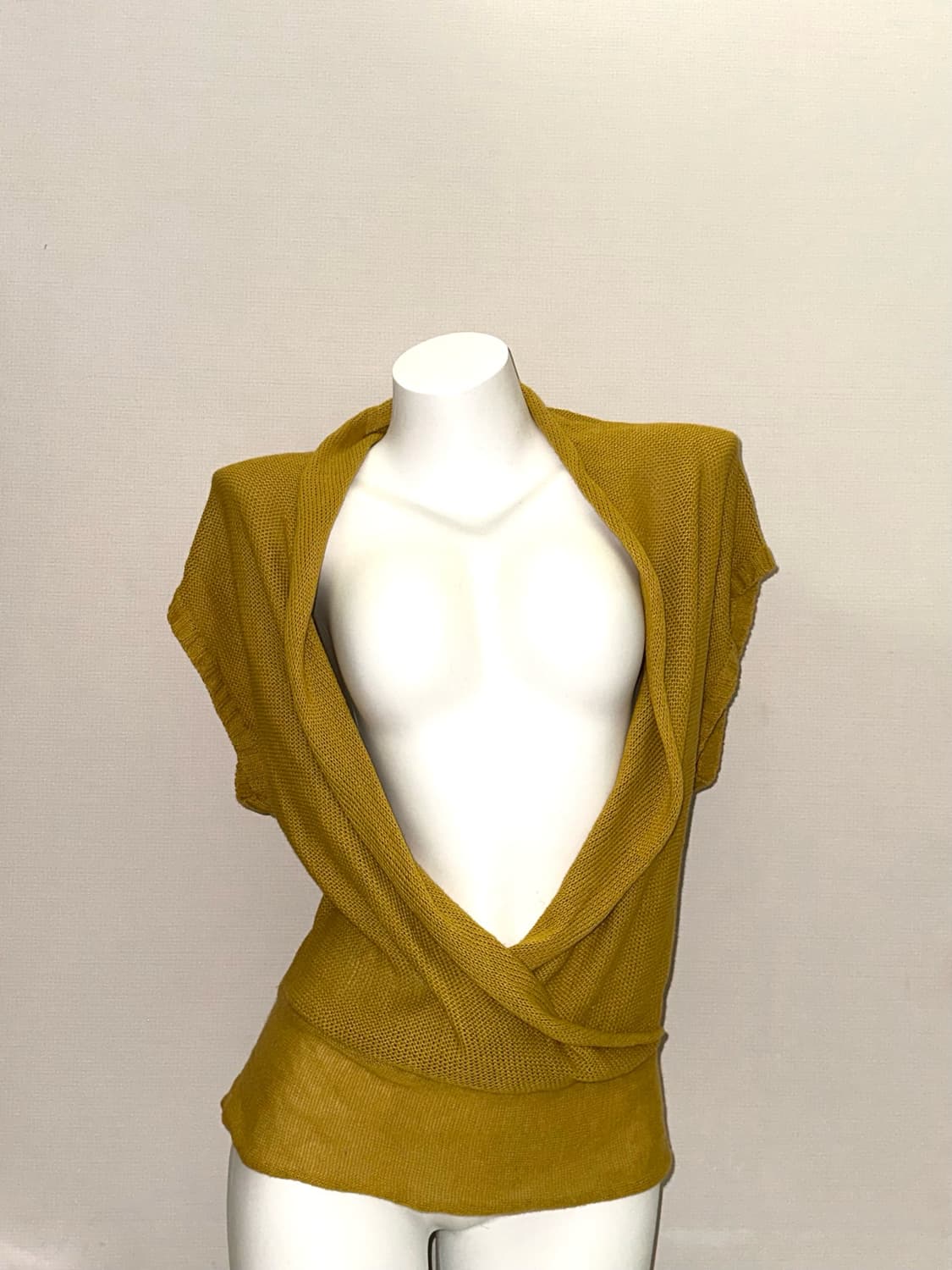 빈티지 레이어드 머스타드 딥브이넥 반팔 니트 상품이미지1